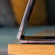Imagen para el artículo titulado El Samsung Galaxy Z Flip 4 sigue siendo el móvil más cool del mercado, pero con eso solo no basta